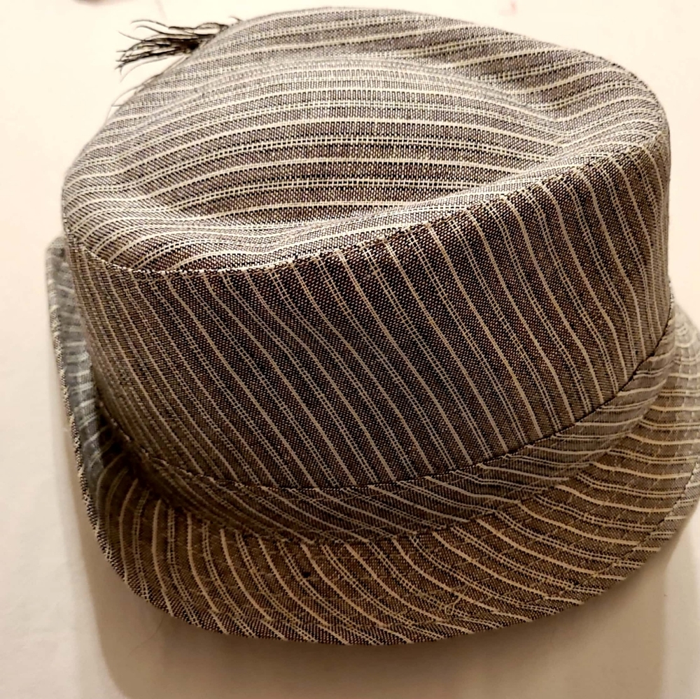 Womens hat - Picture 2 of 4